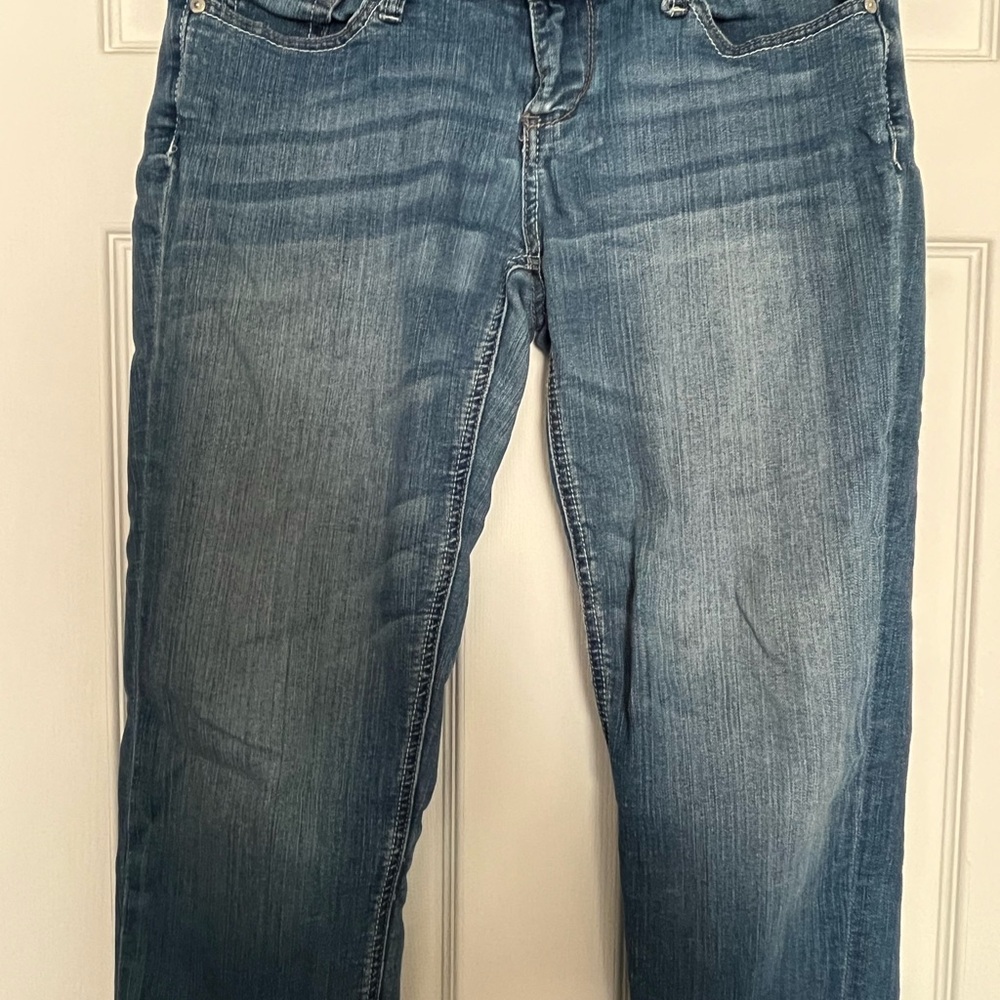 Seven7 Classic Blue Women's Cropped Jeans